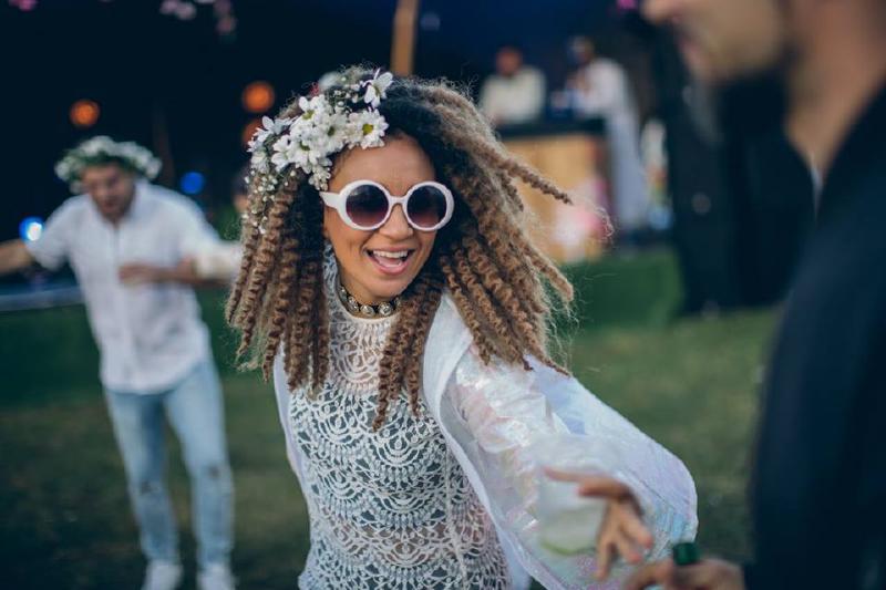 Absolut Midsommar dance girl