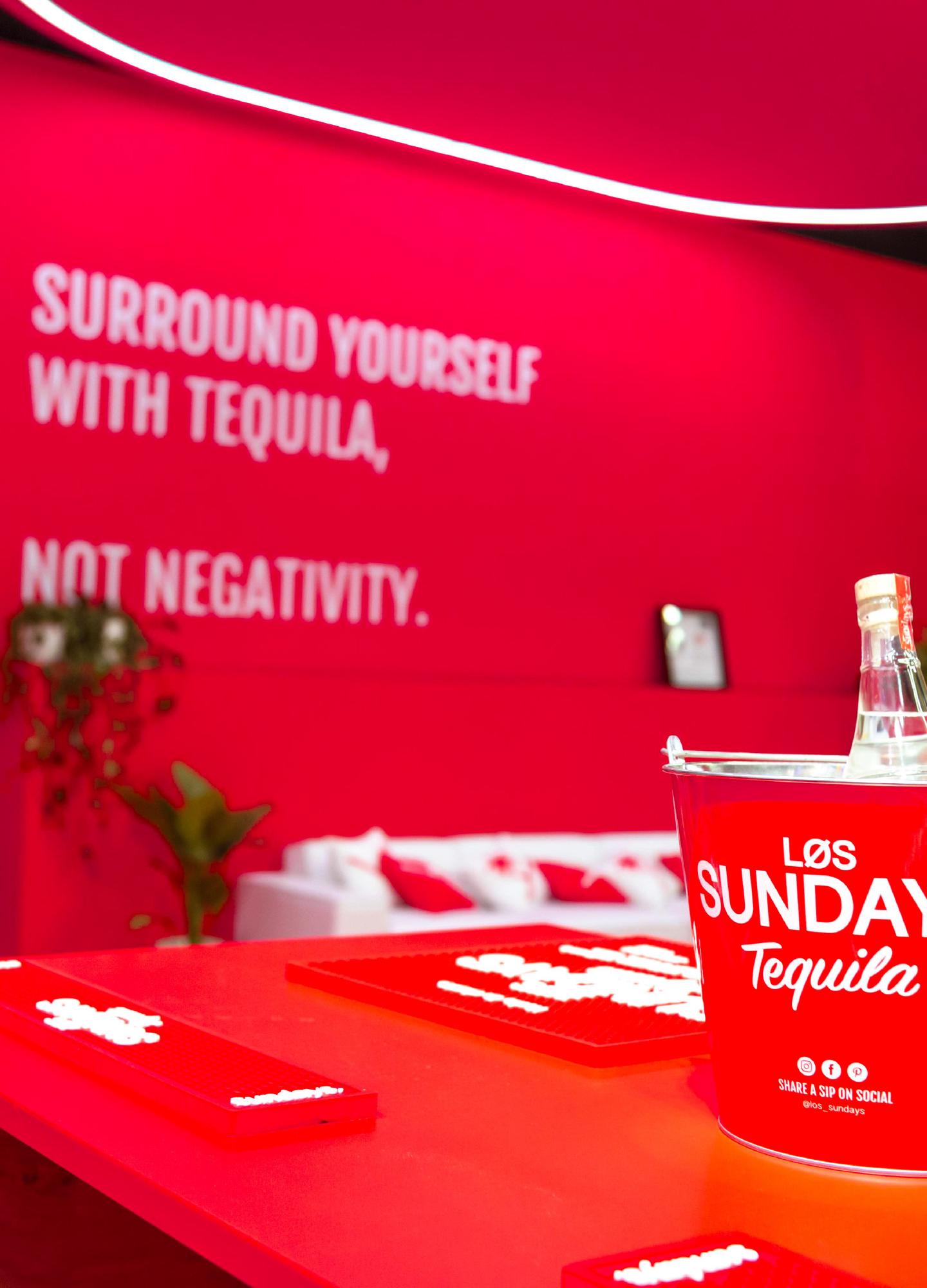Los Sundays bar detail